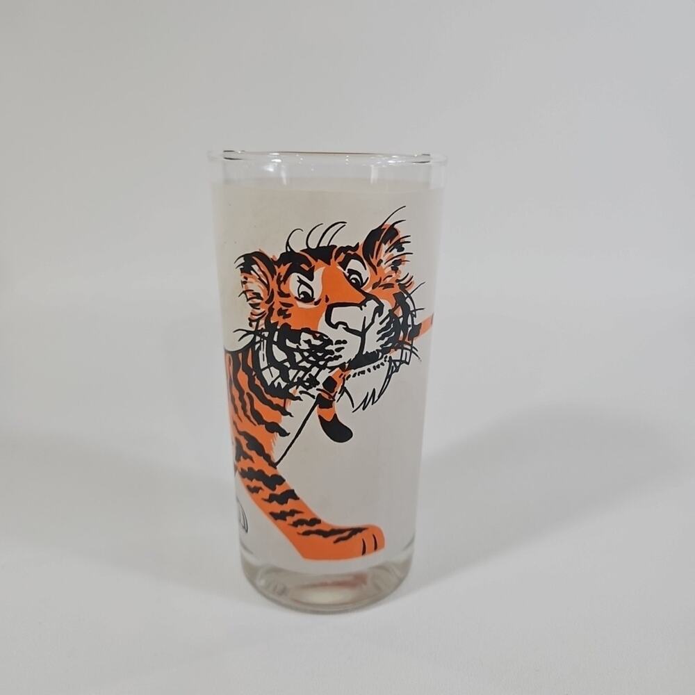 Vintage 1960s Esso Exxon Gas "Put A Tiger in Your Tank" Drinking Frosted‎ Glass